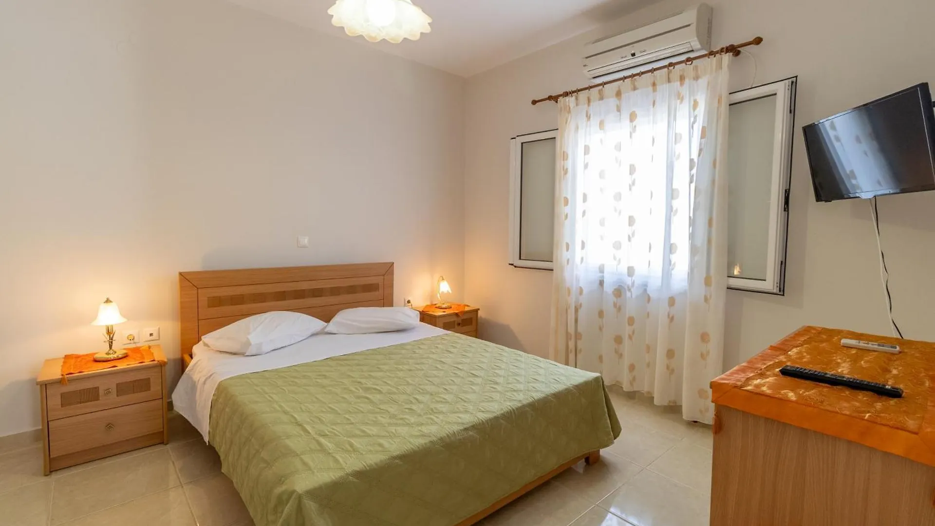 Apartments Thekla Karavádhos