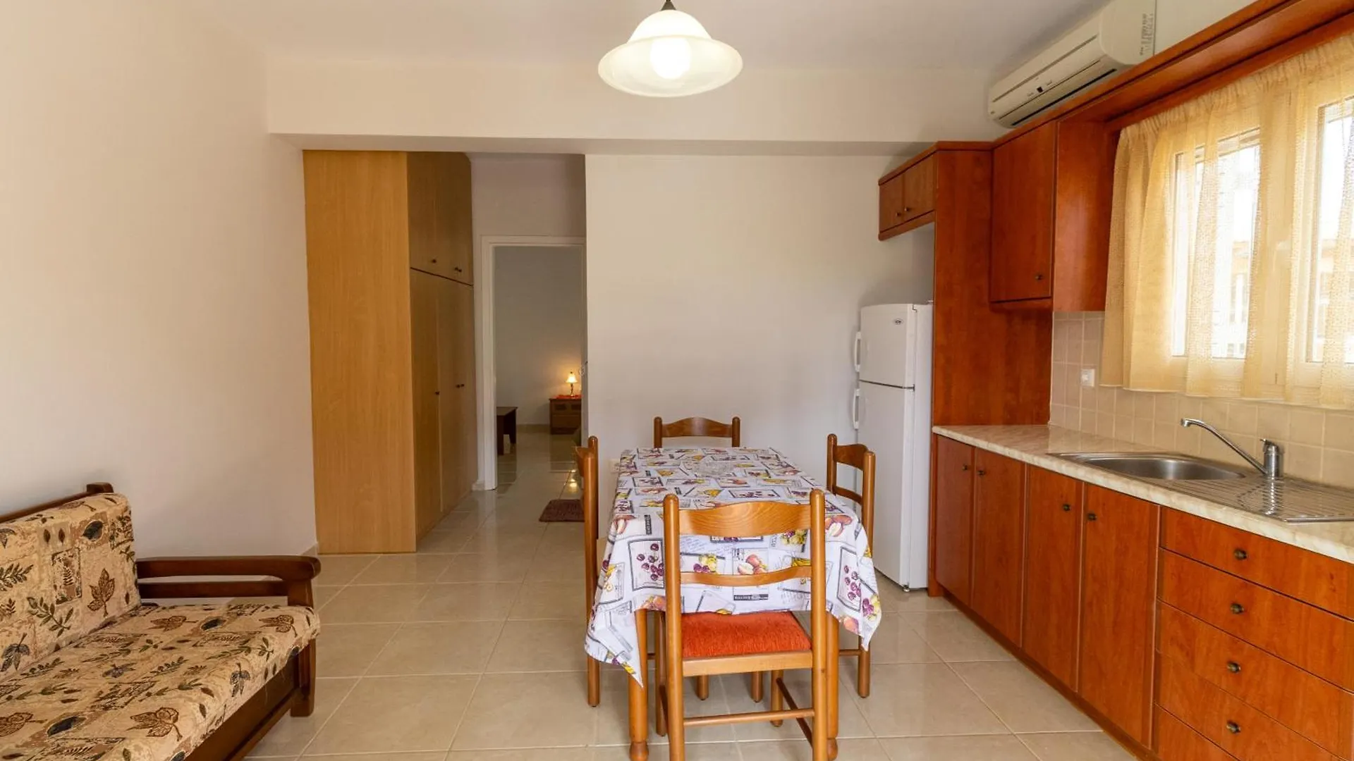 Apartments Thekla Karavados 0*,